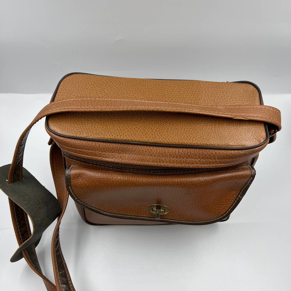 Vintage 1970's Camera Bag Faux Leather Tan Shoulder Strap Zippered‎ Padded - Picture 3 of 16